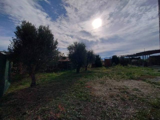 Locale Commerciale in vendita a Colle del Sole, Roma Capitale