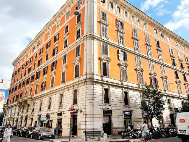Locale Commerciale in vendita a Municipio Roma I, Roma Capitale
