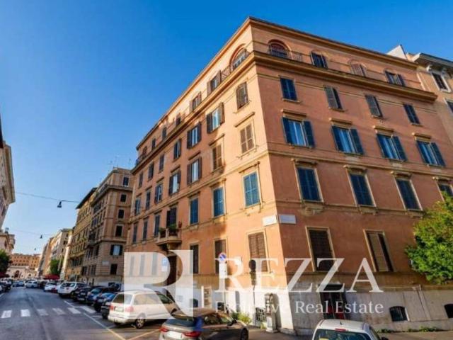 Locale Commerciale in vendita a Municipio Roma I, Roma Capitale