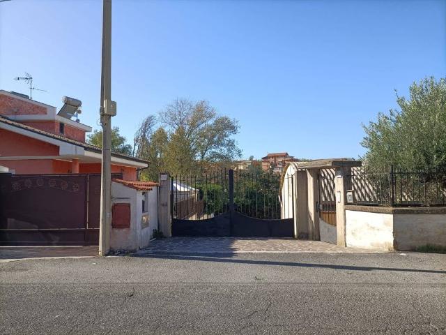 Locale Commerciale in vendita a Prato Fiorito, Roma Capitale