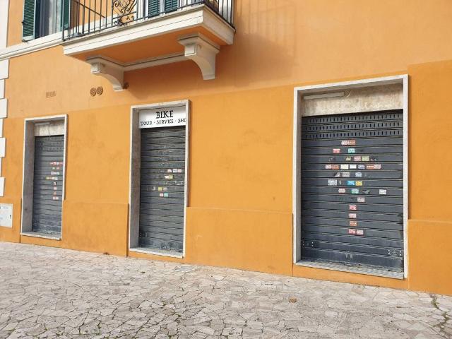 Locale Commerciale in vendita a Municipio Roma XIV, Roma Capitale