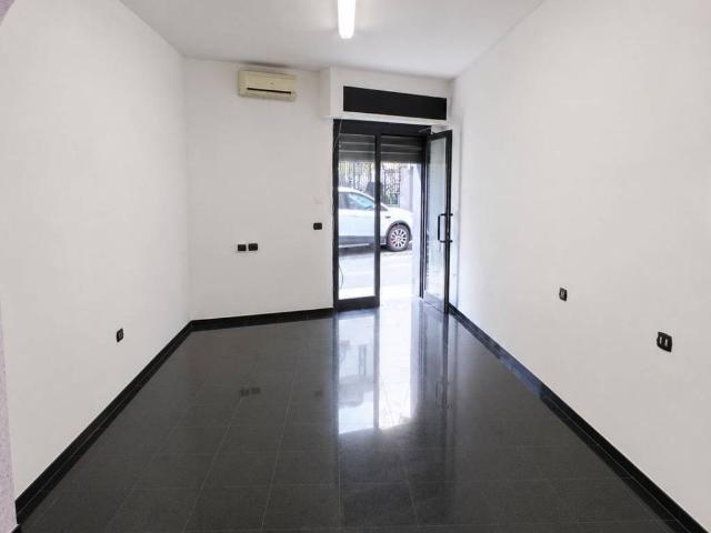 Locale Commerciale in vendita a Municipio Roma VI, Roma Capitale