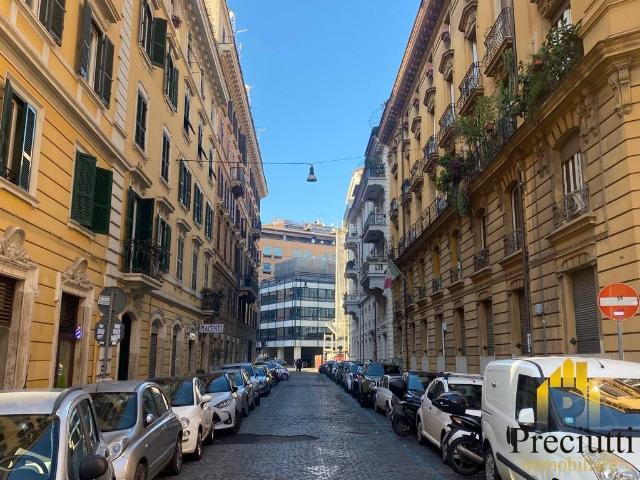 Locale Commerciale in vendita a Municipio Roma I, Roma Capitale
