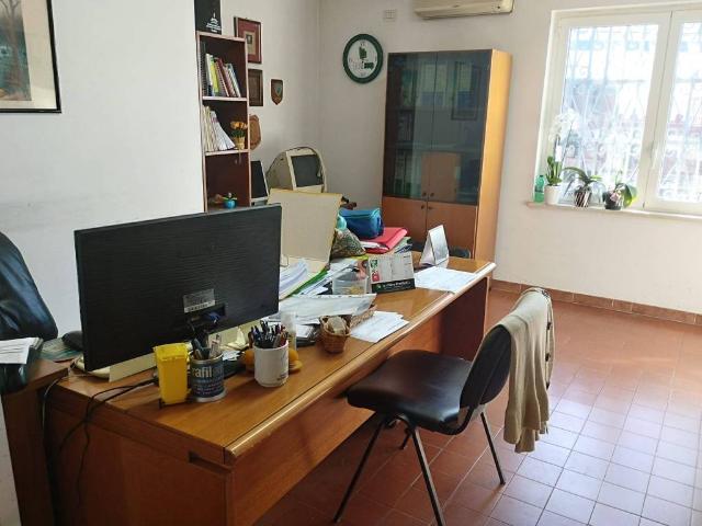 Locale Commerciale in vendita a Municipio Roma VII, Roma Capitale