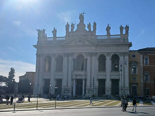 Locale Commerciale in vendita a Municipio Roma I, Roma Capitale