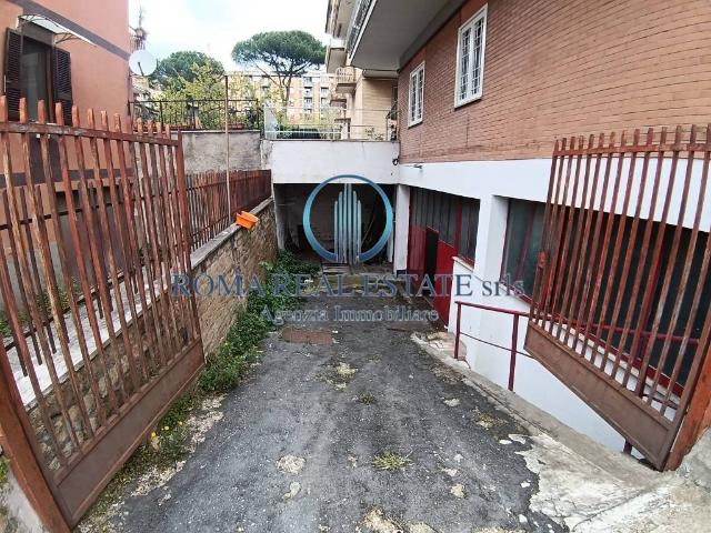 Locale Commerciale in vendita a Torrenova, Roma Capitale