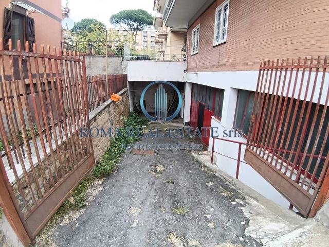 Locale Commerciale in vendita a Torrenova, Roma Capitale