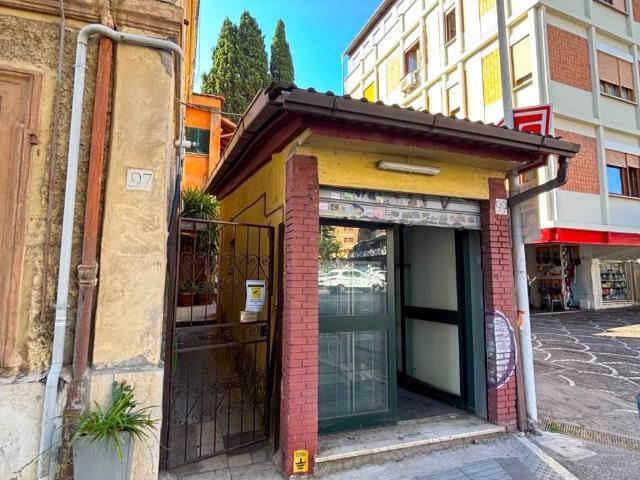 Locale Commerciale in vendita a Municipio Roma I, Roma Capitale