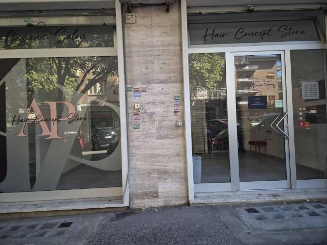 Locale Commerciale in vendita a Municipio Roma XI, Roma Capitale