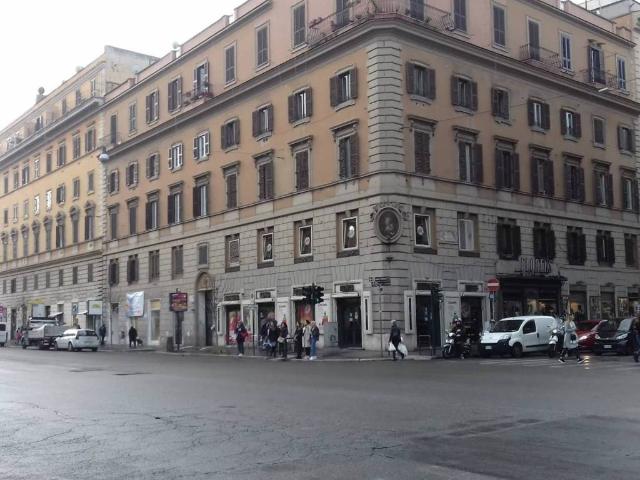 Locale Commerciale in vendita a Municipio Roma I, Roma Capitale