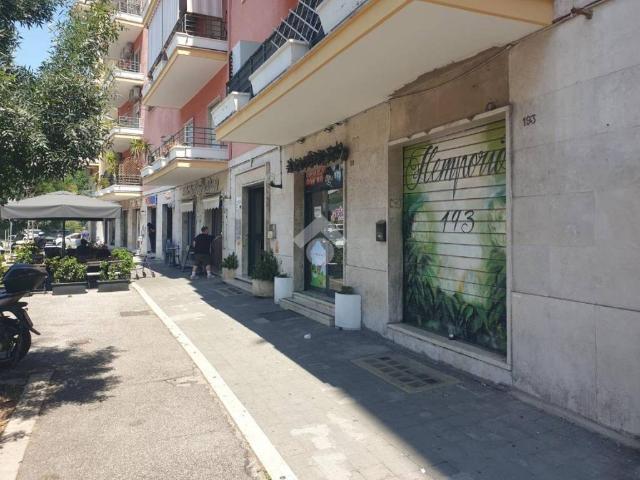 Locale Commerciale in vendita a Municipio Roma VIII, Roma Capitale