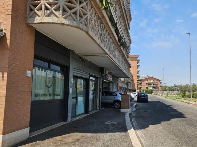 Locale Commerciale in vendita a Mostacciano, Roma Capitale