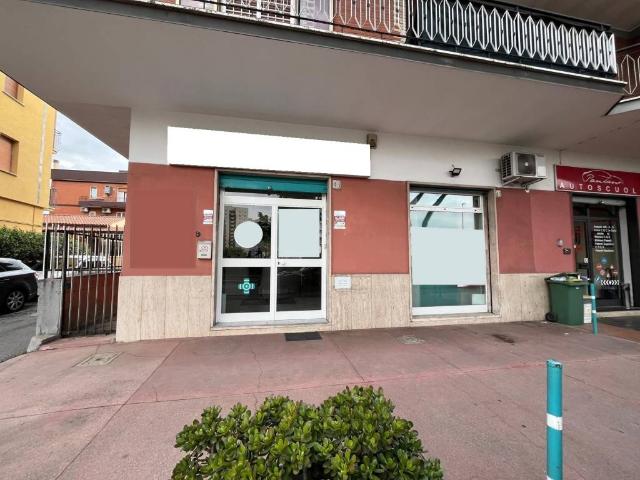 Locale Commerciale in vendita a Villaggio Breda, Roma Capitale