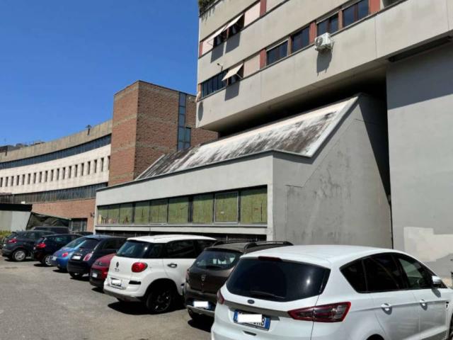 Locale Commerciale in vendita a Spinaceto, Roma Capitale