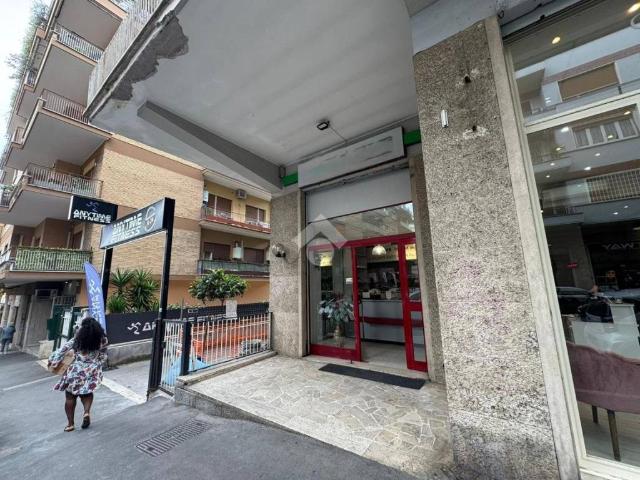 Locale Commerciale in vendita a Municipio Roma XIV, Roma Capitale