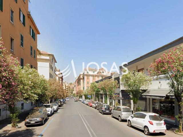 Locale Commerciale in vendita a Municipio Roma II, Roma Capitale