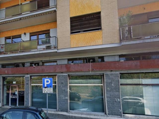 Locale Commerciale in vendita a Municipio Roma VIII, Roma Capitale