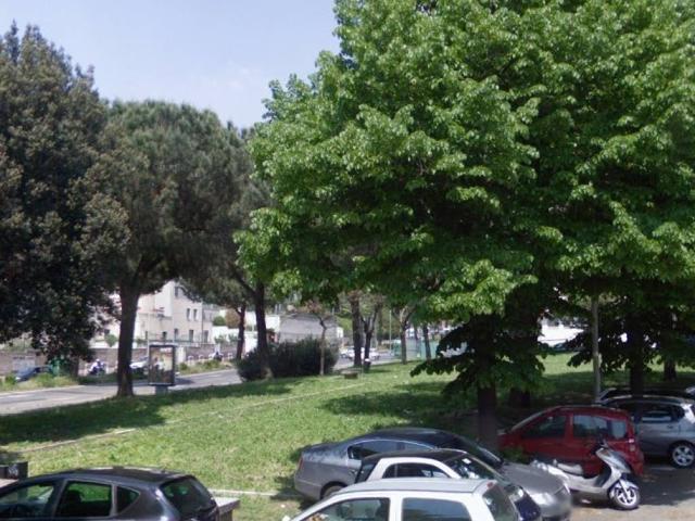 Locale Commerciale in vendita a Municipio Roma VIII, Roma Capitale