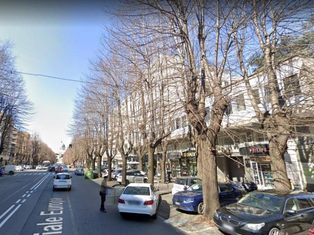 Locale Commerciale in vendita a Municipio Roma IX, Roma Capitale