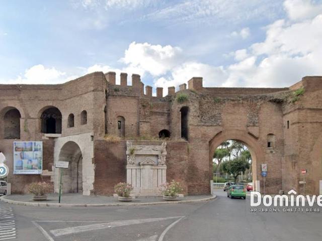 Locale Commerciale in vendita a Municipio Roma I, Roma Capitale