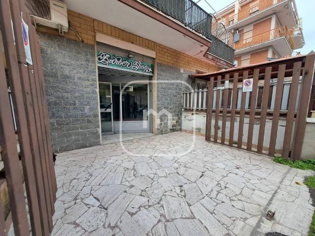 Locale Commerciale in vendita a Villa Verde, Roma Capitale