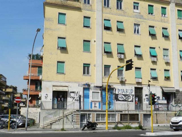 Locale Commerciale in vendita a Municipio Roma XII, Roma Capitale