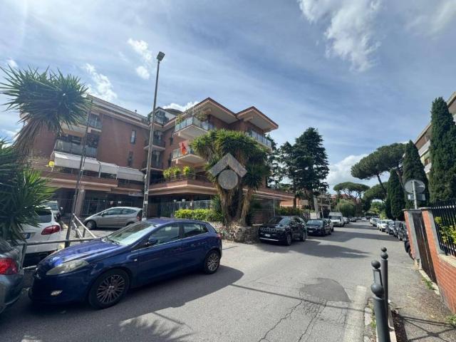 Locale Commerciale in vendita a Municipio Roma XII, Roma Capitale