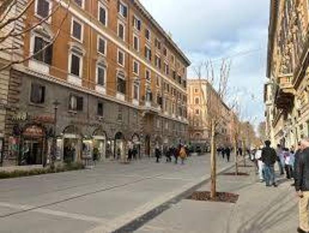 Locale Commerciale in vendita a Municipio Roma I, Roma Capitale