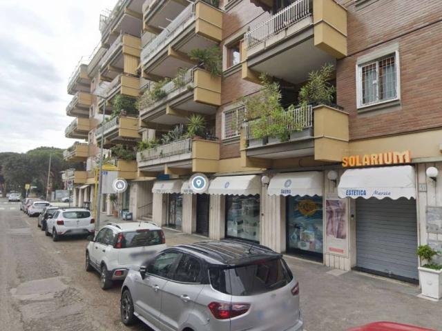 Locale Commerciale in vendita a Lido di Ostia, Roma Capitale
