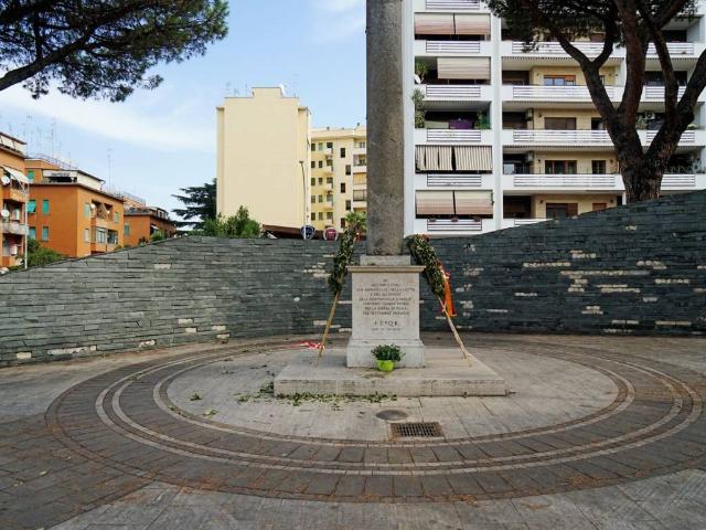 Locale Commerciale in vendita a Municipio Roma VIII, Roma Capitale