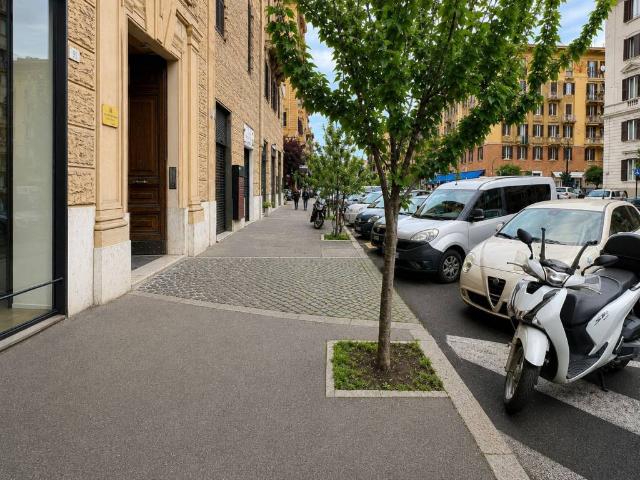 Locale Commerciale in vendita a Municipio Roma I, Roma Capitale
