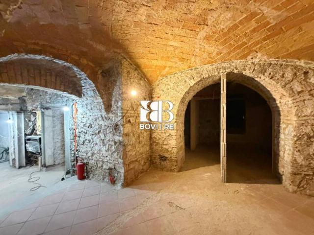 Locale Commerciale in vendita a Municipio Roma I, Roma Capitale