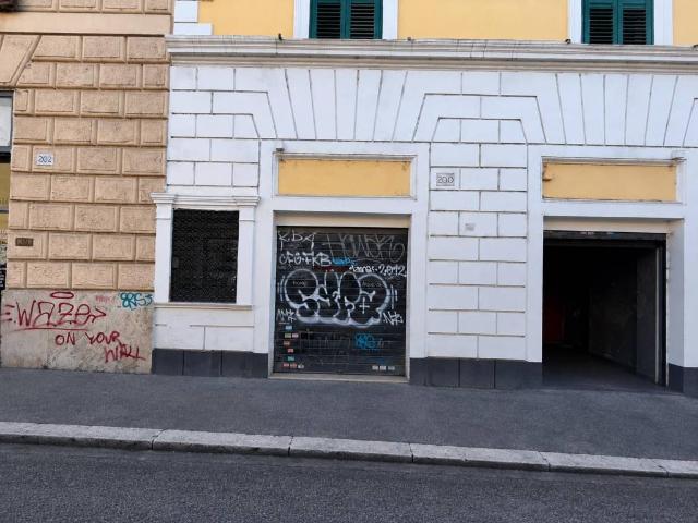 Locale Commerciale in vendita a Celio, Roma