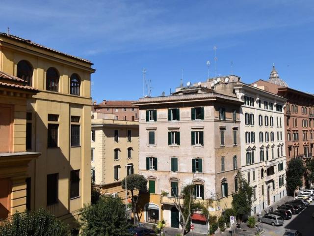 Locale Commerciale in vendita a Municipio Roma XIII, Roma Capitale