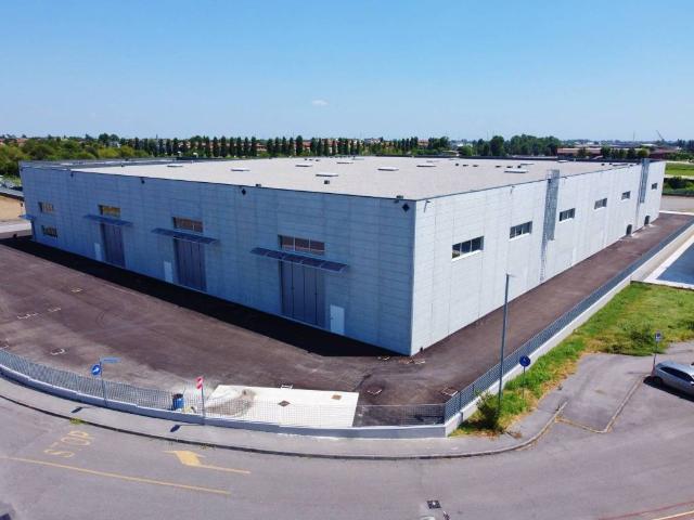 Locale Commerciale in vendita a Romano Di Lombardia, Lombardia