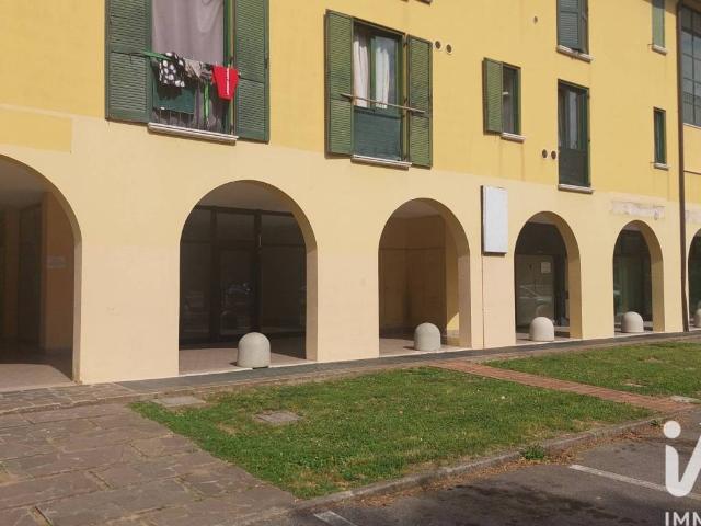 Locale Commerciale in vendita a Roncadelle, Lombardia