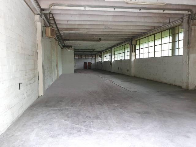 Locale Commerciale in vendita a Roncadelle, Lombardia