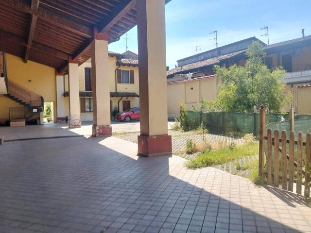 Locale Commerciale in vendita a Roncadelle, Lombardia