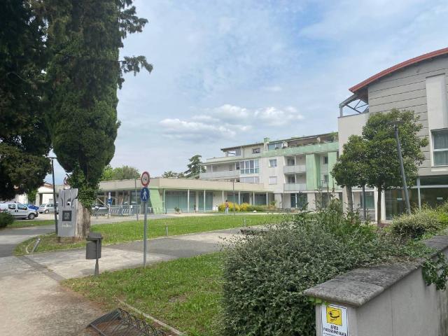 Locale Commerciale in vendita a San Vito, Ronchi Dei Legionari