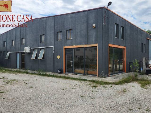Locale Commerciale in vendita a Ronchi Dei Legionari, Friuli-Venezia Giulia