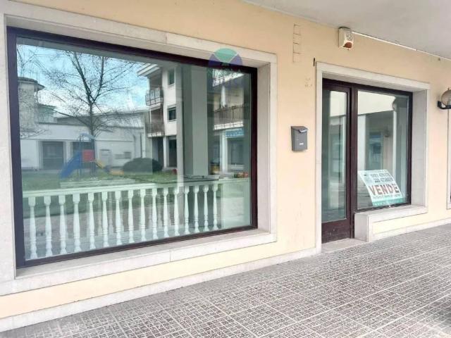 Locale Commerciale in vendita a San Vito, Ronchi Dei Legionari