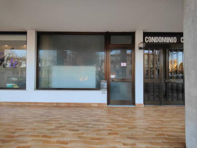 Locale Commerciale in vendita a Ronchis, Friuli-Venezia Giulia