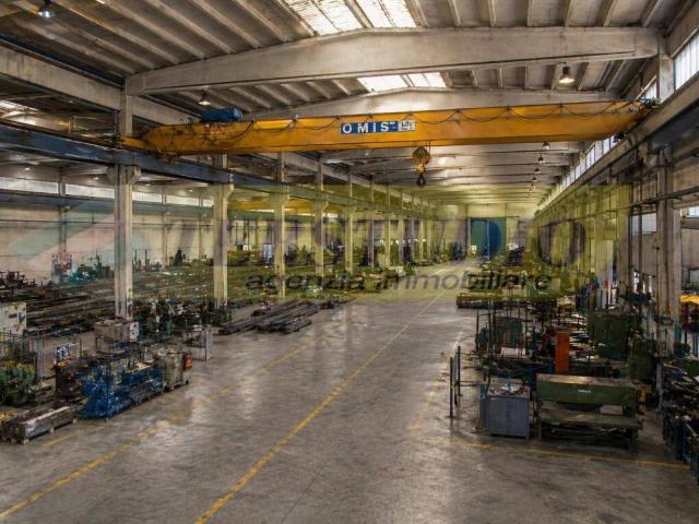 Locale Commerciale in vendita a Ronco Briantino, Lombardia