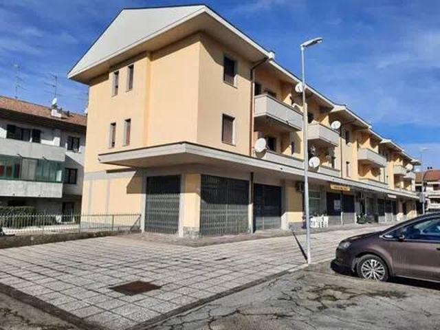 Locale Commerciale in vendita a Gualdo, Roncofreddo