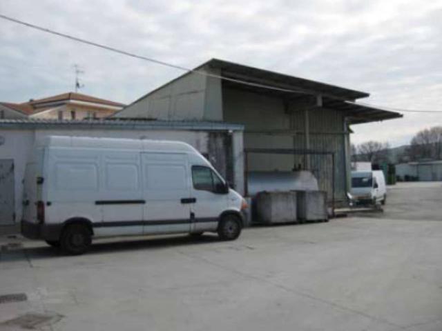 Locale Commerciale in vendita a Molino Sant'Antimo, Roseto Degli Abruzzi