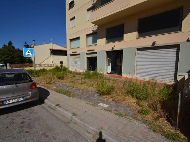 Locale Commerciale in vendita a Il Fondino, Rosignano Marittimo