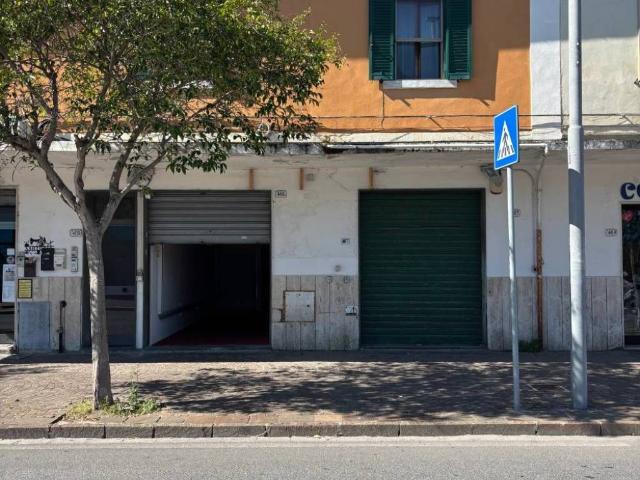 Locale Commerciale in vendita a Rosignano Marittimo, Toscana