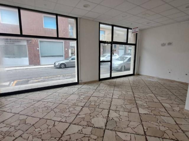 Locale Commerciale in vendita a Rosignano Marittimo, Livorno