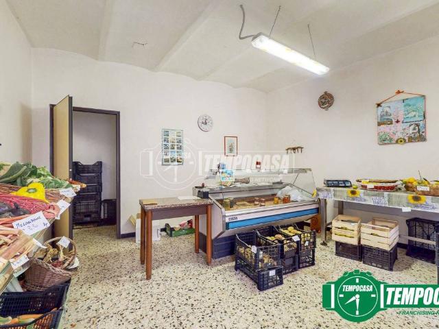 Locale Commerciale in vendita a Rossiglione, Liguria