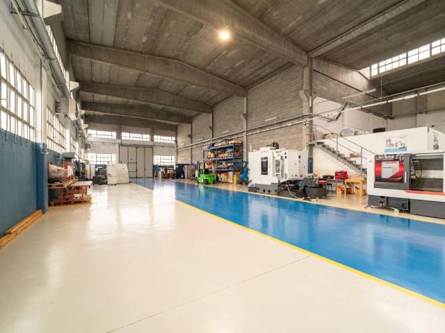 Locale Commerciale in vendita a Piemonte, Torino